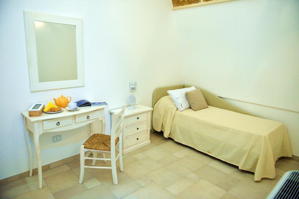 Tobacco Suite Mesagne Habitación foto